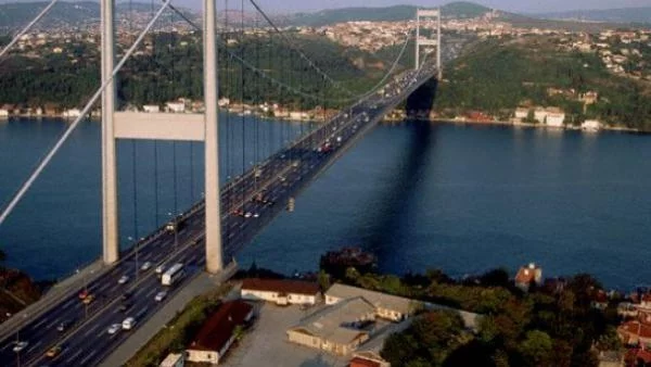 Турция вдига трети мост над Босфора 