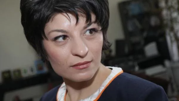 Атанасова: Задействахме поевтиняването на лекарствата
