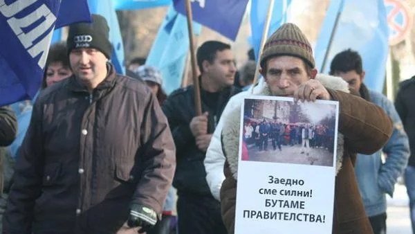 Нямаме пари дори за хляб, казват работниците от ВМЗ