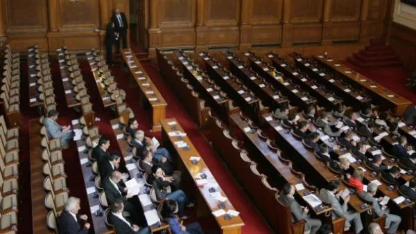 Електроенергията вече ще се купува само от НЕК, поевтинява от 15 юли