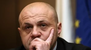 Дончев: Това, че са спрени поръчки, не означава, че в тях има нарушения