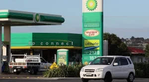 Поевтиняването на петрола удари British Petroleum