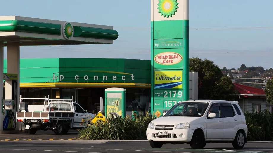 BP съкращава 4000 работни места 
