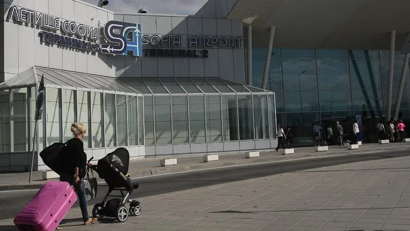 Летище София: в капана на простащината