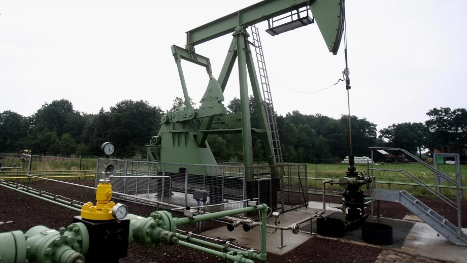 Саудитска Арабия оскъпява нефта за Азия