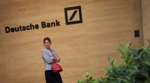 Акциите на Deutsche Bank с 9% спад във Франкфурт