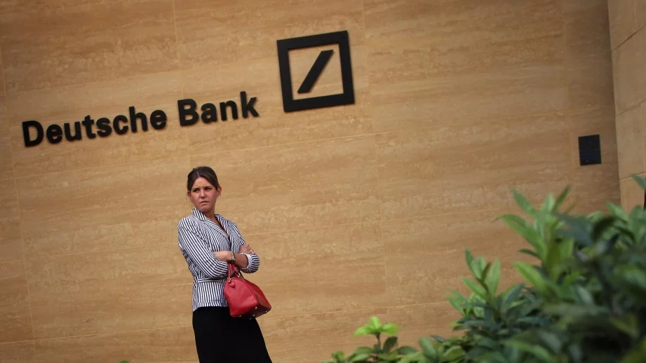 Акциите на Deutsche Bank с 9% спад във Франкфурт