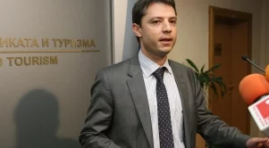 Добрев: НЕК изплува бавно