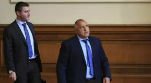 Полицията нахлу в Банкя, арестува Борисов, Горанов и Менда Стоянова 