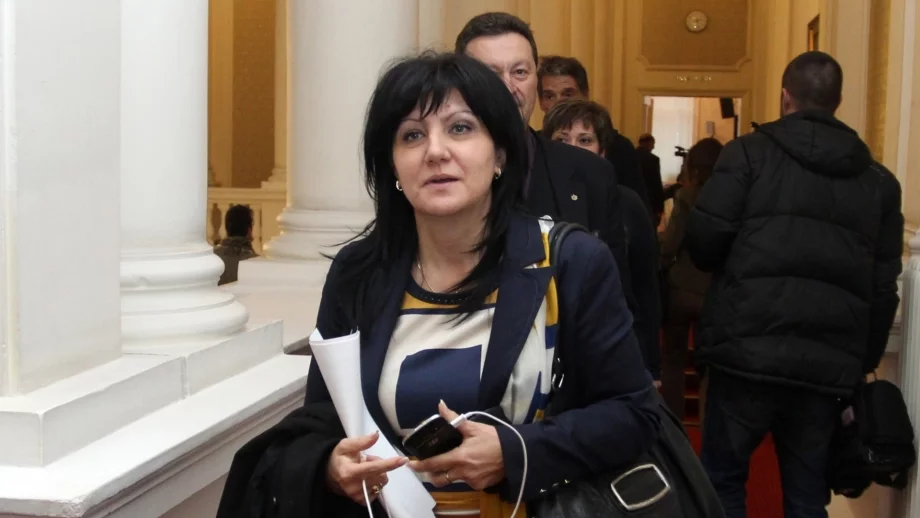 Цвета Караянчева е новият председател на Народното събрание 