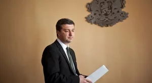 Стойнев: Кабинетът няма да продаде реактора от "Белене" в Иран 