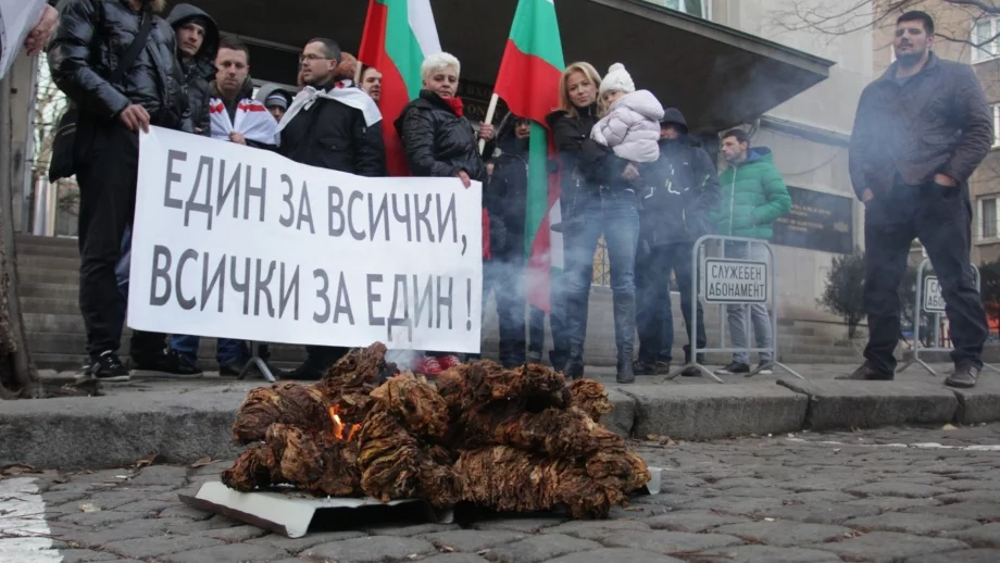 Тютюнопроизводителите обмислят протести заради законови промени