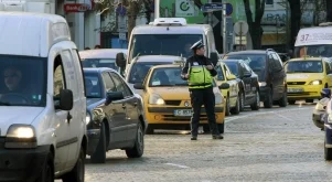 На всеки двама българи се пада по един автомобил