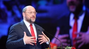 Шулц: Излизане на Гърция от еврозоната ще има непредвидими последици
