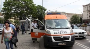Заплахи с нож, пистолет и дори мачете - това е ежедневието на спешните медици