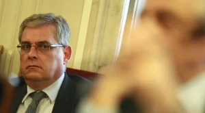 Медицински шефове продължават да спорят за казус с психичноболен, той пък избягал 