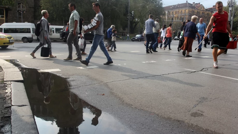 Намаляват българите в трудоспособна възраст