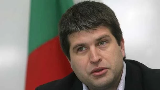 НАП проверява сделката за купуване на хотел на Първанов-младши 