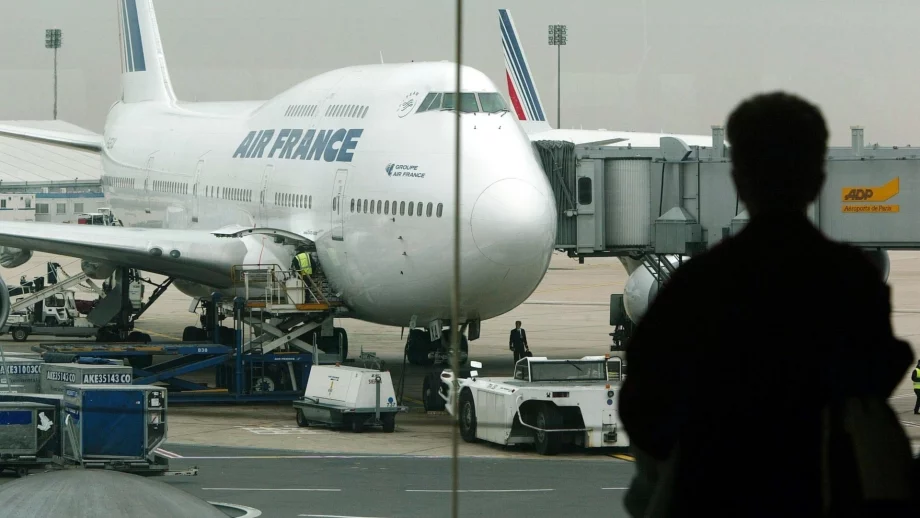 Air France с опасения за радикализирани служители в компанията