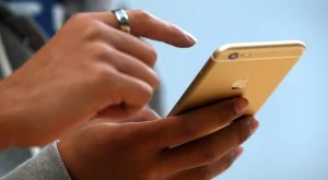 Тези три символа могат да блокират iPhone-а ви (Видео) 