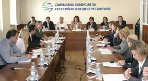 Разделянето на ДКЕВР на две мина на първо четене на ниво комисия