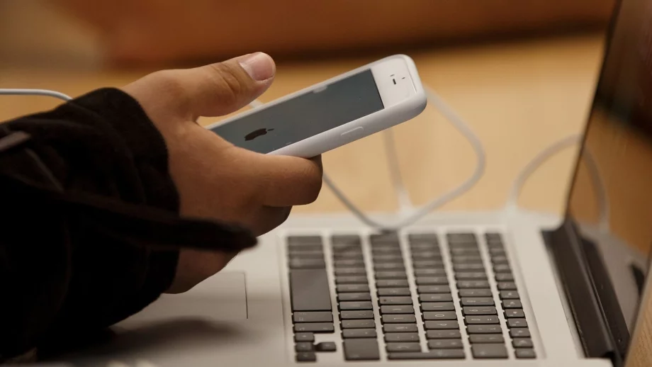 Мобилно приложение превръща iPhone-а в заместител на шофьорската книжка