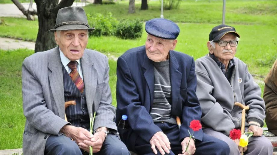 Всеки трети пенсионер няма нужния стаж или възраст