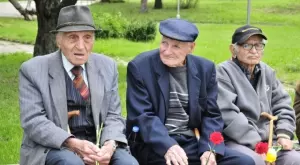 Виц на деня: Събират се трима пенсионери в барчето