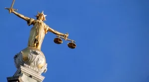 26 исландски банкери получиха 74 години затвор заради финансовата криза