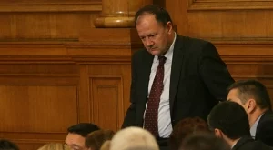 БСК скочи срещу намеренията на Миков да върне подоходното облагане