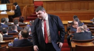 КЗК описа фирмите на Пеевски заради сделката с "Техномаркет"