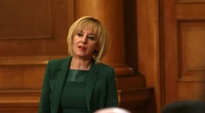 Манолова: КЕВР бяга от отговорност за ЧЕЗ