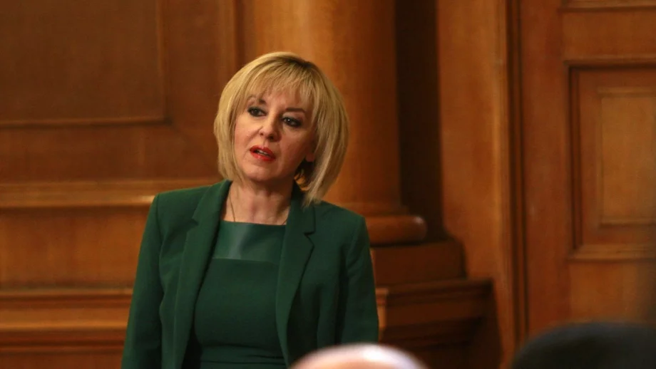 Манолова: КЕВР бяга от отговорност за ЧЕЗ