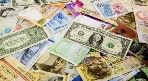 Доларът отново силен след изразената от Фед увереност в американската икономика