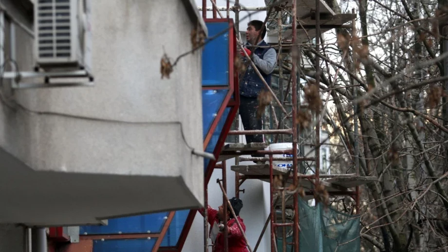 Ще подкрепим финансово всички с договори за саниране, обеща Павлова