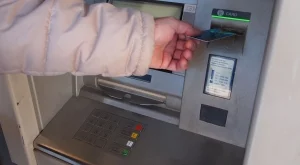 НОИ: Паричните обезщетения за временна неработоспособност и майчинство ще се изплащат в 10 дневен срок