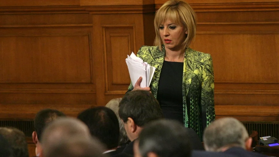 Манолова с гореща телефонна линия за сигнали срещу некоректни шефове