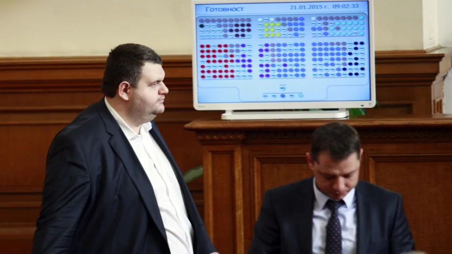Пеевски щял да намалява административната тежест за бизнеса 