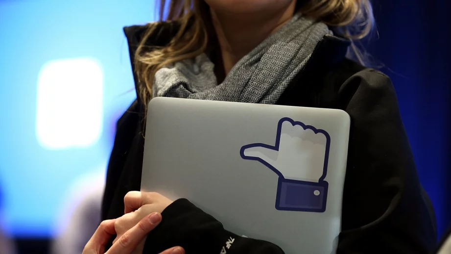 15 знака, че вие сте досадният приятел във Facebook