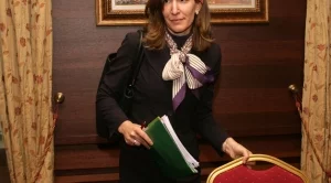 Ангелкова се надява на добър септември за компенсация на туризма