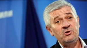 Шарков: Умишлено натрапват идеята, че проблемите с лекарствата са заради износа