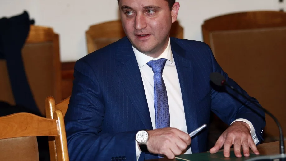 Финансовият министър ще определя кои общини да получават безлихвен заем