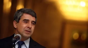 Президент и министри спестяват от заплати 