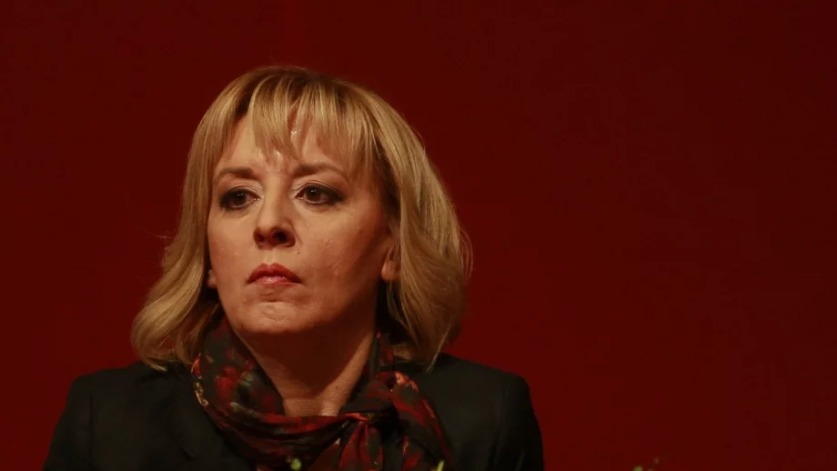 Манолова: Защо поскъпват топлата вода и парното, като трябва да има буфер?