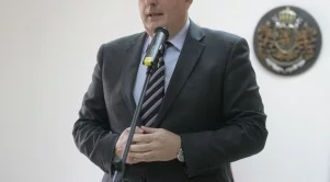Калфин: Кабинетът ще обжалва съдебното решение за минималната заплата