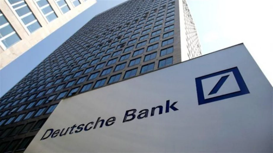 Печалбите на Deutsche Bank се сринаха с 58%