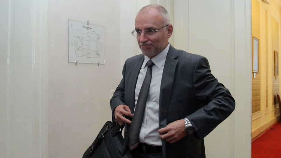 Кой колко декларира в държавната икономическа сфера - най-добре изглежда гуверньорът на БНБ