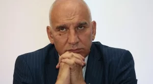 Хампарцумян: Подкрепящите Brexit да се научат да берат ягоди   