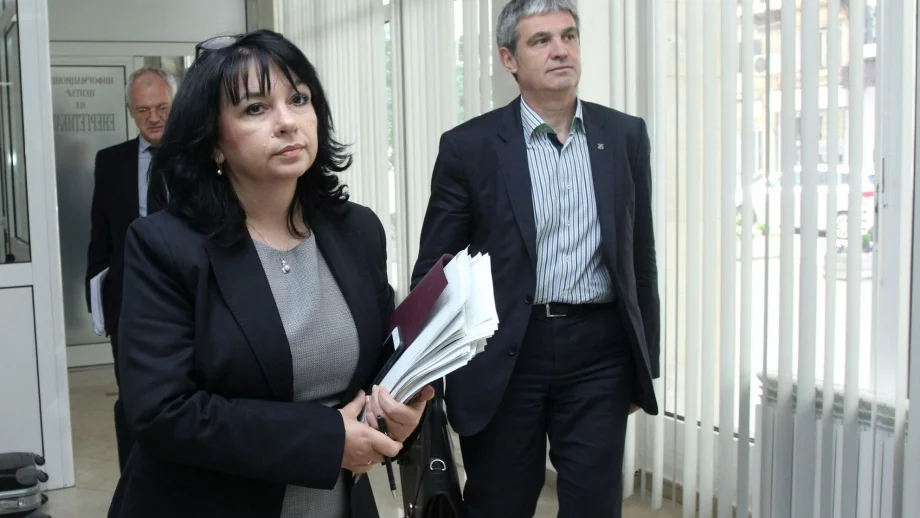 Петкова: Цената на тока може да падне с 20% 