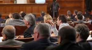 Животът на всеки депутат ще бъде застрахован за 30 000 лв. 
